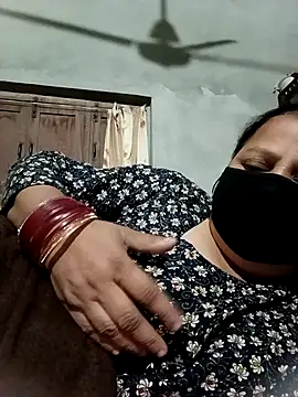 Snapshot of sharnjit299 chatting on 12.02.25 sharnjit299 online show from 12.02.25