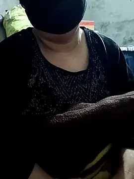 Snapshot of sharnjit299 chatting on 12.03.25 sharnjit299 online show from 12.03.25