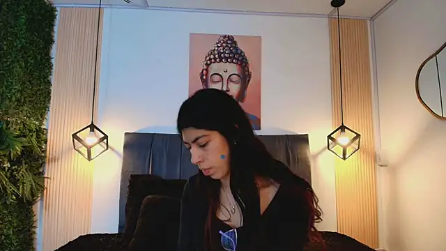 Cassie bloom online show from 12.04.25