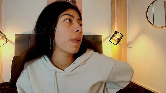 Cassie bloom online show from 01.08.26