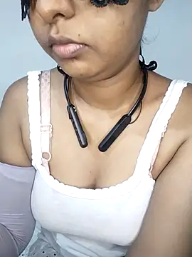 Snapshot of Ashugril_hot chatting on 10.19.25 Ashugril hot online show from 10.19.25