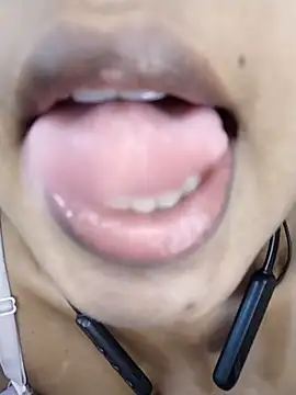 Snapshot of Ashugril_hot chatting on 12.15.25 Ashugril hot online show from 12.15.25