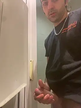 Snapshot of mikekmi21 chatting on 02.22.25 mikekmi21 online show from 02.22.25