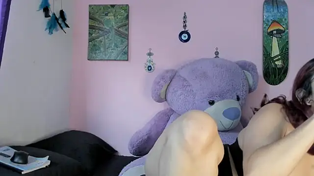 Maddy Jhonsson online show from 04.13.26