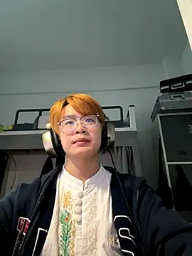 Snapshot of Anson0722 chatting on 10.11.25 Anson0722 online show from 10.11.25