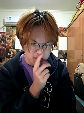 Snapshot of Anson0722 chatting on 10.31.25 Anson0722 online show from 10.31.25