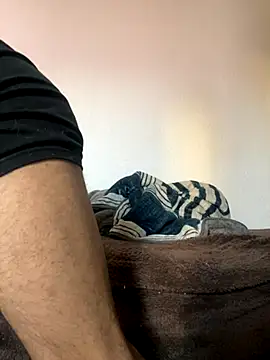 Snapshot of Erickhotddjots chatting on 11.18.25 Erickhotddjots online show from 11.18.25