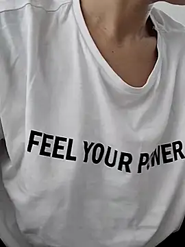 Snapshot of BUSE8821 chatting on 09.25.25 BUSE8821 online show from 09.25.25