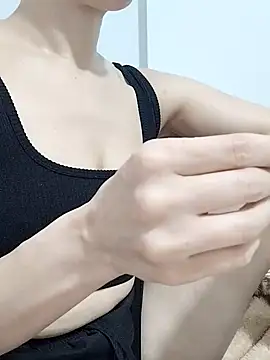 Snapshot of BUSE8821 chatting on 11.13.25 BUSE8821 online show from 11.13.25