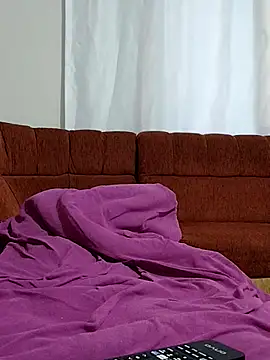 Snapshot of BUSE8821 chatting on 11.25.25 BUSE8821 online show from 11.25.25