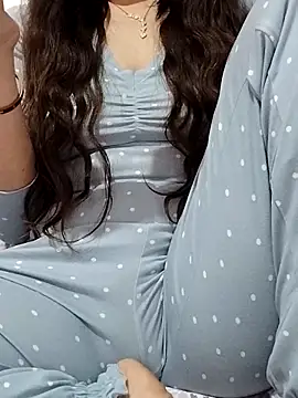 Snapshot of BUSE8821 chatting on 12.01.25 BUSE8821 online show from 12.01.25