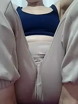 Snapshot of BUSE8821 chatting on 12.03.25 BUSE8821 online show from 12.03.25