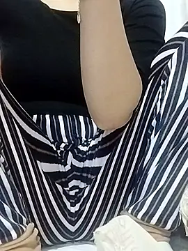 Snapshot of BUSE8821 chatting on 01.11.26 BUSE8821 online show from 01.11.26