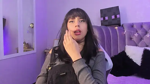 Seren Bleck online show from 11.04.25