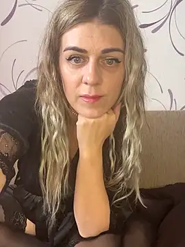 Snapshot of Lusi_Luxary chatting on 10.01.25 Lusi Luxary online show from 10.01.25