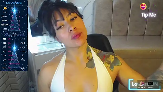 Snapshot of Isabella_Collen_v chatting on 12.15.25 Isabella Collen v online show from 12.15.25