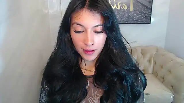 Isabella Collen v online show from 05.19.26
