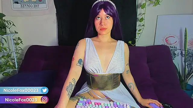 Snapshot of NicoleFox23_ chatting on 10.03.25 NicoleFox23 online show from 10.03.25