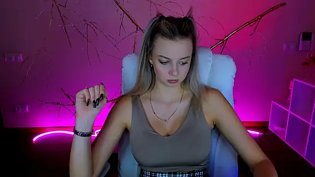 Snapshot of melissa_richardson chatting on 11.22.25 melissa richardson online show from 11.22.25