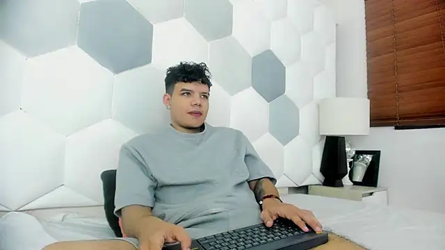 Snapshot of Axel_Forte chatting on 04.10.26 Axel Forte online show from 04.10.26