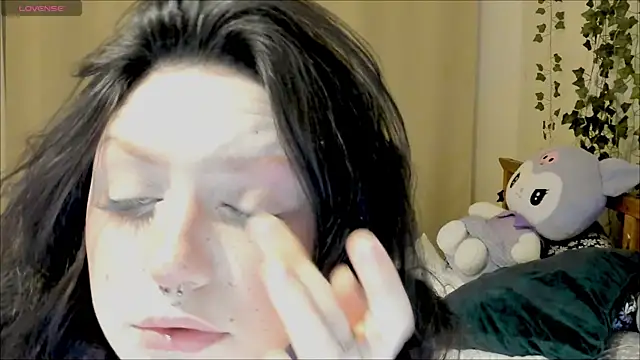 Snapshot of KimiSakura chatting on 03.17.25 KimiSakura online show from 03.17.25