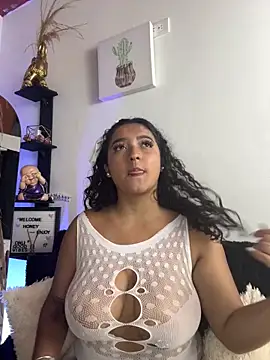 Snapshot of MarianaZapataa chatting on 03.12.25 MarianaZapataa online show from 03.12.25