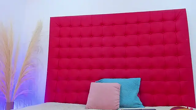 Snapshot of Maite_Smith_ chatting on 02.25.25 Maite Smith online show from 02.25.25