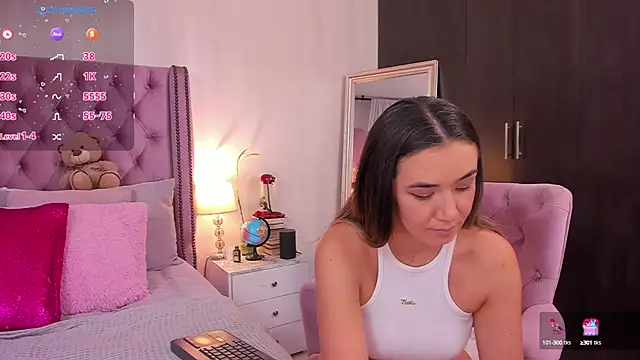 Snapshot of natashaleightt chatting on 10.05.25 natashaleightt online show from 10.05.25