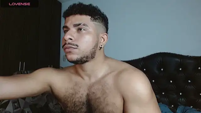 Snapshot of Javier_Hot27 chatting on 02.26.26 Javier Hot27 online show from 02.26.26