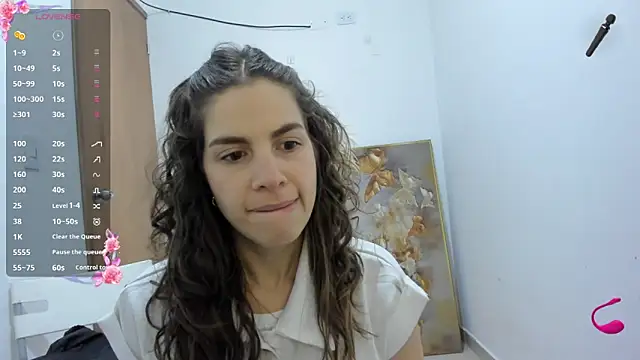 Snapshot of jessyegoldenn chatting on 02.15.26 jessyegoldenn online show from 02.15.26