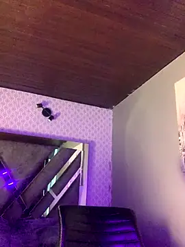 MichelleDiaz Pink online show from 11.13.25