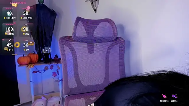 Snapshot of MiaWilsson_ chatting on 10.10.25 MiaWilsson online show from 10.10.25