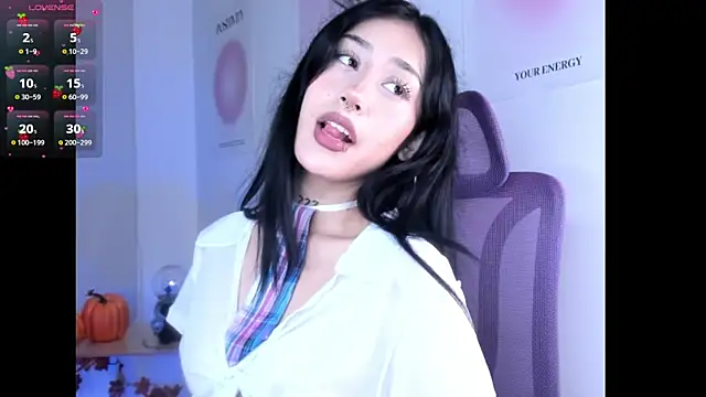 Snapshot of MiaWilsson_ chatting on 11.05.25 MiaWilsson online show from 11.05.25