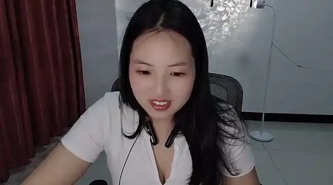 Ellie-BabyLoe online show from 03.05.25