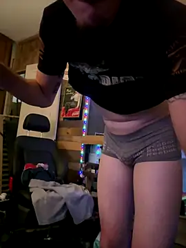 Polaroid White online show from 10.01.25