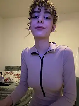 Snapshot of Mazzekyn chatting on 02.25.25 Mazzekyn online show from 02.25.25