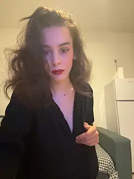 Snapshot of Mazzekyn chatting on 02.27.25 Mazzekyn online show from 02.27.25