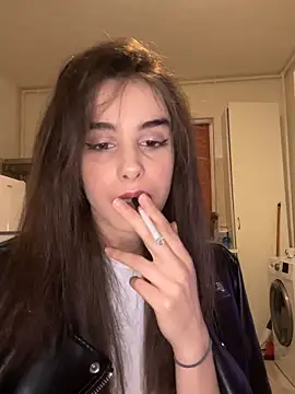 Snapshot of Mazzekyn chatting on 03.10.25 Mazzekyn online show from 03.10.25