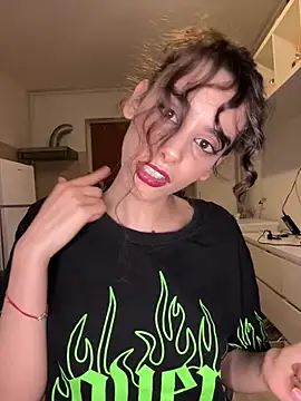 Snapshot of Mazzekyn chatting on 03.15.25 Mazzekyn online show from 03.15.25