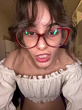 Snapshot of Mazzekyn chatting on 03.17.25 Mazzekyn online show from 03.17.25