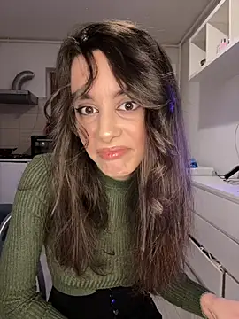 Snapshot of Mazzekyn chatting on 03.22.25 Mazzekyn online show from 03.22.25