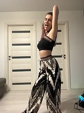 Snapshot of Mazzekyn chatting on 11.11.25 Mazzekyn online show from 11.11.25