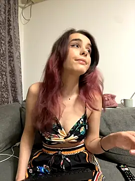 Snapshot of Mazzekyn chatting on 11.13.25 Mazzekyn online show from 11.13.25