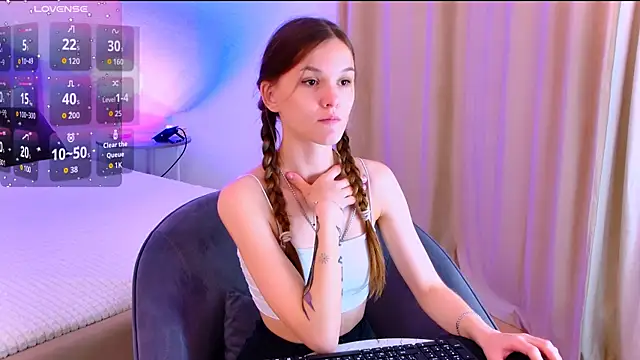 Snapshot of Amber_Rogers chatting on 10.11.25 Amber Rogers online show from 10.11.25