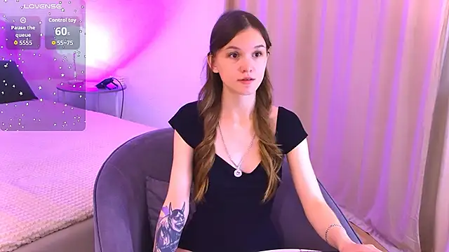 Snapshot of Amber_Rogers chatting on 10.23.25 Amber Rogers online show from 10.23.25