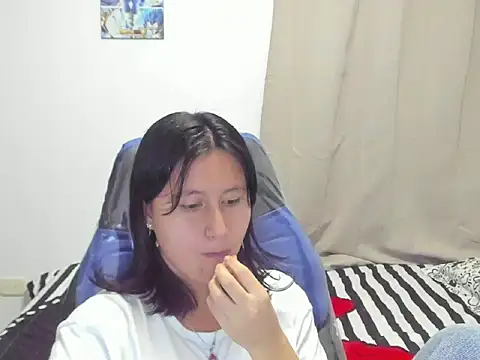 Snapshot of xoxo_kiitty chatting on 10.02.25 xoxo kiitty online show from 10.02.25