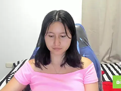 Snapshot of xoxo_kiitty chatting on 10.08.25 xoxo kiitty online show from 10.08.25