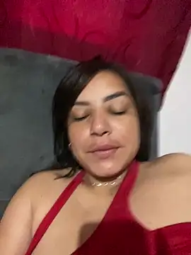 Snapshot of Sara_chanel92 chatting on 10.25.25 Sara chanel92 online show from 10.25.25