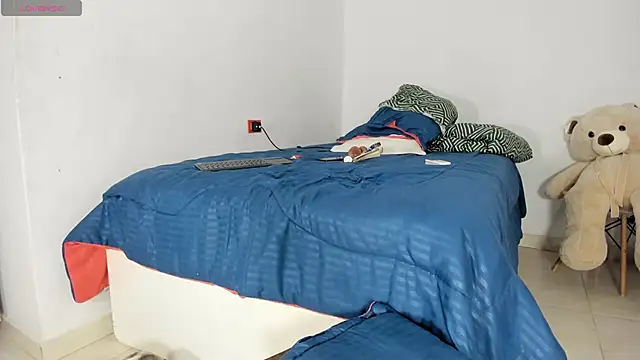 flor herrera01 online show from 02.03.26