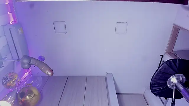 ValentinoMoreti online show from 12.17.25